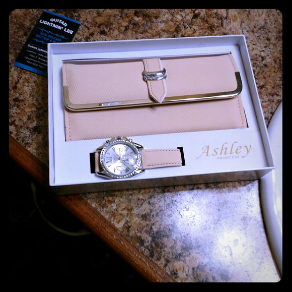 Womens watch and tote puse set - Picture 1 of 1